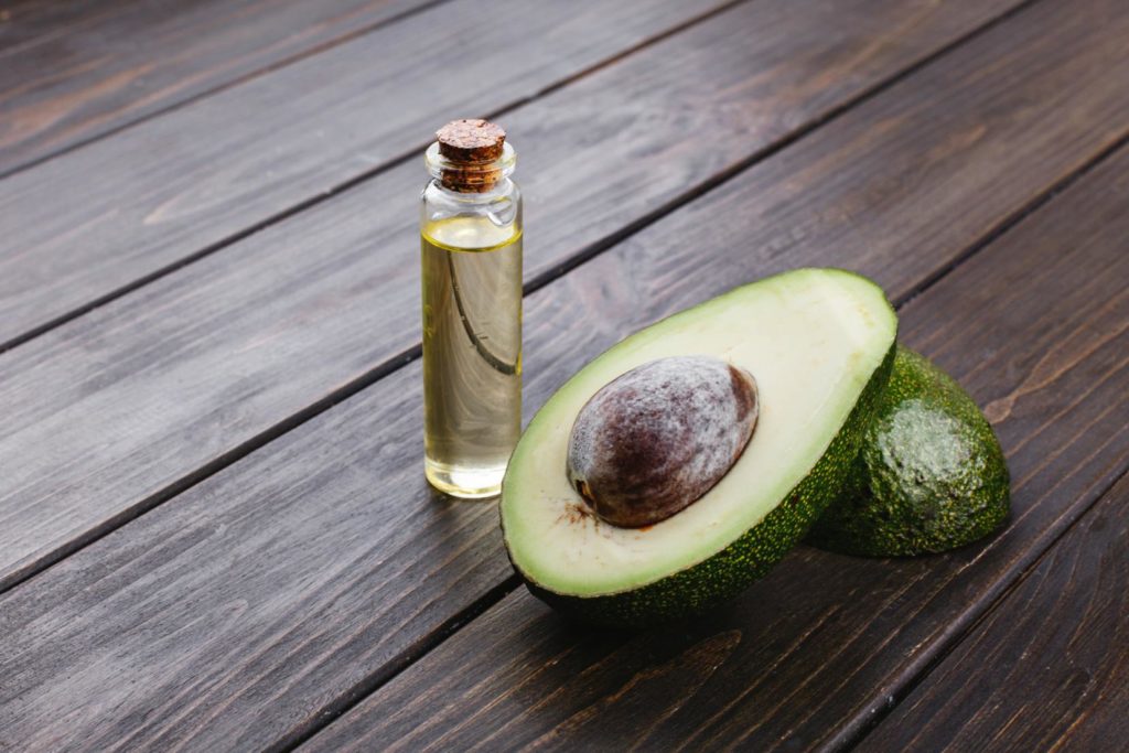 Olio di avocado: proprietà e usi