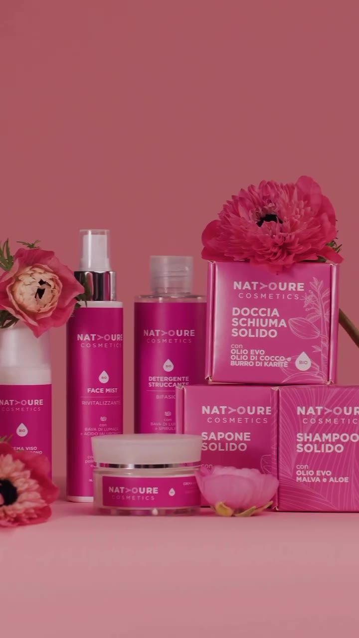 Prodotti Natyoure Cosmetics rosa con fiori